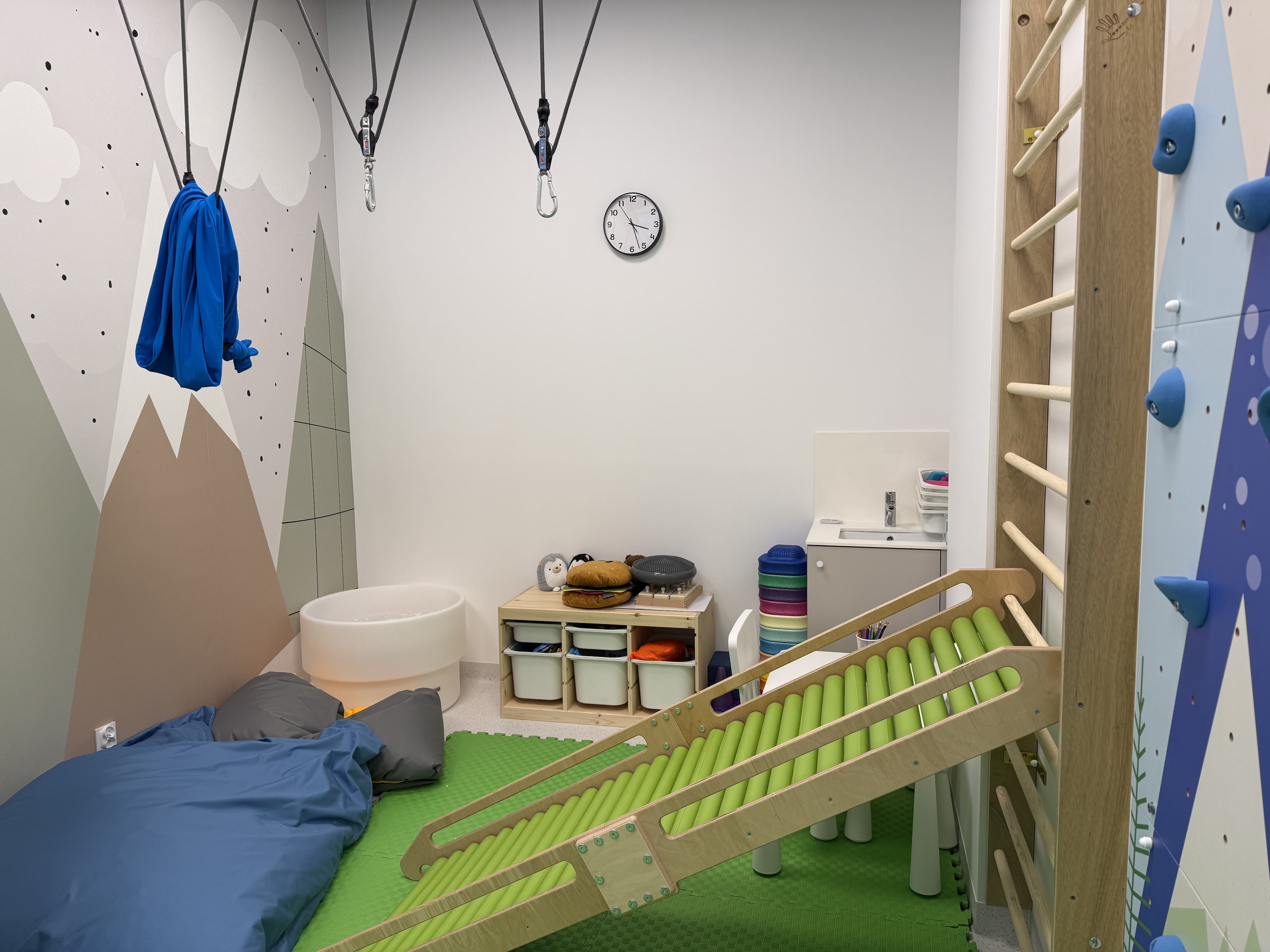 Sala SI - huśtawki terapeutyczne